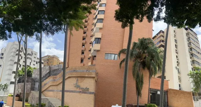 Se Vende Apartamento En Residencia La Coruña, Urb. La Trigaleña, Valencia