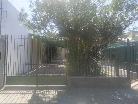 Casa En Venta - 3 Dormitorios  2 Baños Cochera - 463 Mts2 - San Miguel Del Monte, Buenos Aires