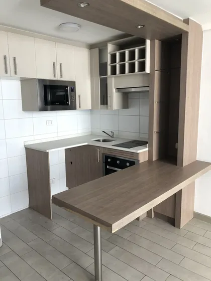 Metro Las Rejas, 1 Dormitorio, Con Estacionamiento Y Bodega