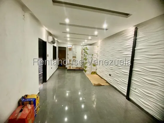 Daniela Linarez Vende Galpones Comerciales De 600m2 En El Centro De Barquisimeto Diseño Con Maxima Funcionalidad Contactame                                                                             