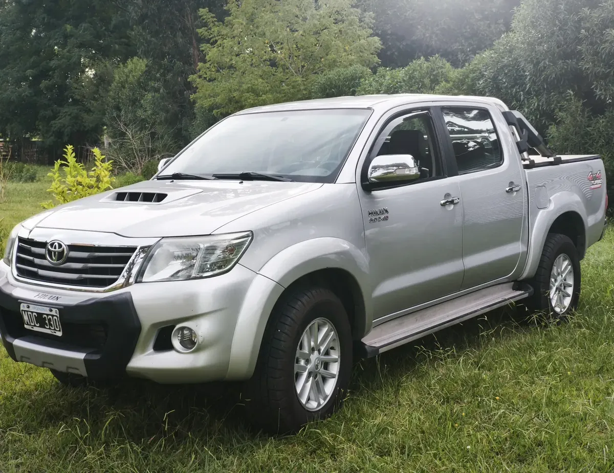 Toyota Hilux Pick-Up 3.0 Cd Srv Cuero I 171cv 4x4