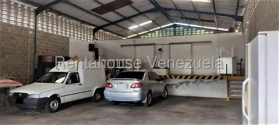 Francela Briceño Vende Galpón En Carrizal