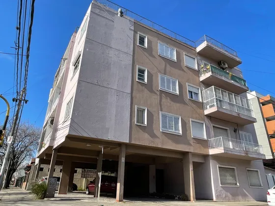 Venta Departamento Castelar 3 Ambientes Con Cochera