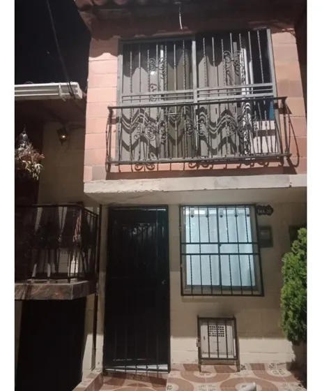 Casa Unifamiliar De 3 Pisos En Venta Robledo Medellín Antioquia