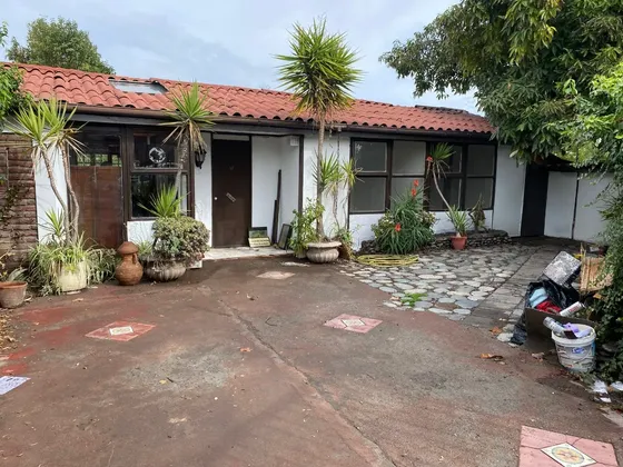 Comoda Casa Con Amplio Jardin