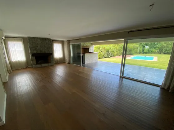 Espectacular Casa En Lomas De La Tahona De 4 Dormitorios