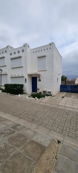Excelente Casa En Condominio Pequeño Estilo Mediterraneo