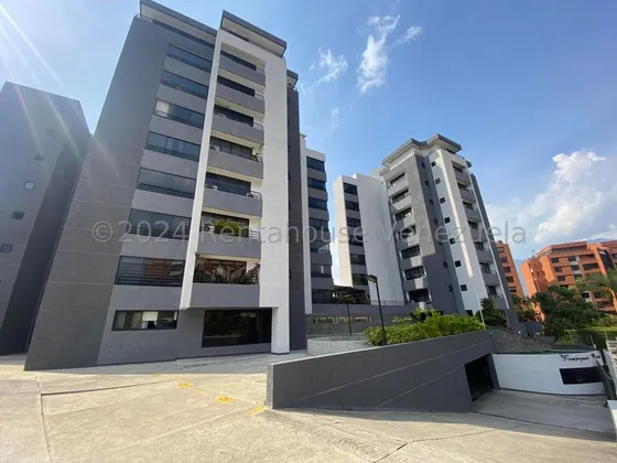 Se Vende Bello Apartamento En Valle Arriba Mls 25-14381