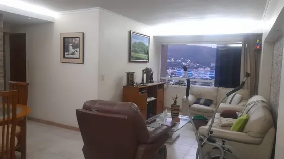 Apartamento En Alquiler En El Paraiso Amoblado