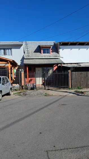 Casa En Venta En Molina Por 33 Millones