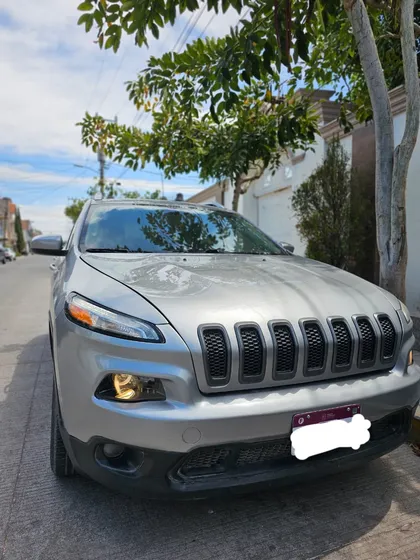 Jeep Cherokee 2.4 Latitude Mt
