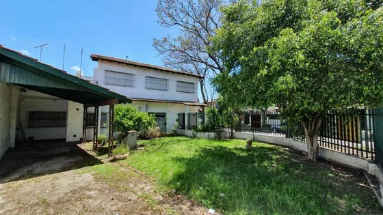 Casa En Venta - 3 Dormitorios 2 Baños - Cochera - 233mts2 - Hurlingham