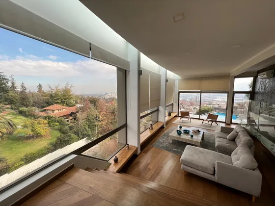 Casa En Arriendo De 5 Dorm. En Las Condes