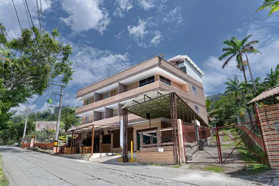 Venta De Hotel Boutique Con Encanto Y Excepcional Potencial De Crecimiento En Heliconia. Oportunidad De Inversión Con Capacidad Para 14 Habitaciones A Pocos Kilómetros De Medellín.