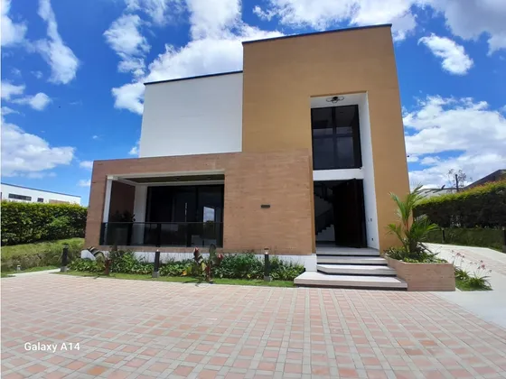 Venta Lujosa  Casa  Campestre Cerca De Armenia