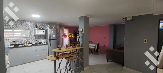 Casa Y Complejo De 4 Departamentos  En Centenario- Neuquén