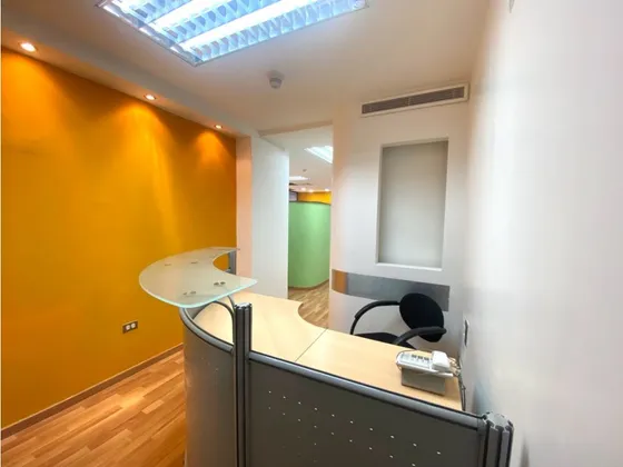 Alquilo Oficina 85m2 Chacao 0074