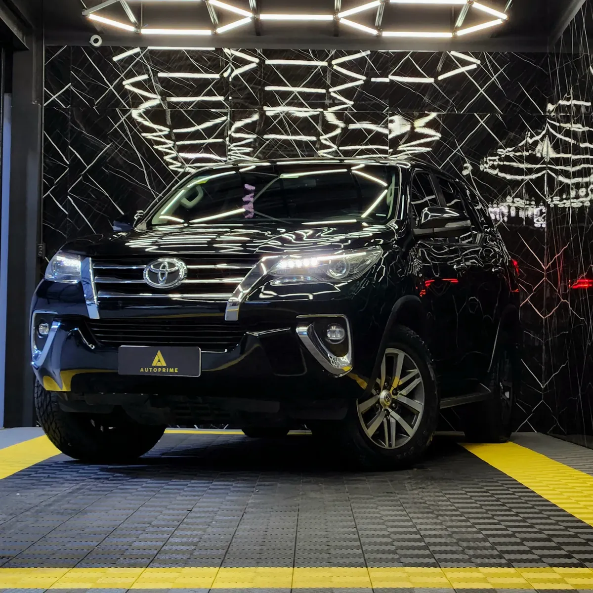 Toyota Hilux SW4 2.8 SRX 177 HP 4x4 7-Seater Automatic Transmission