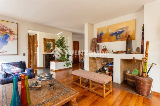 Casa En Venta De 4 Dorm. Las Condes