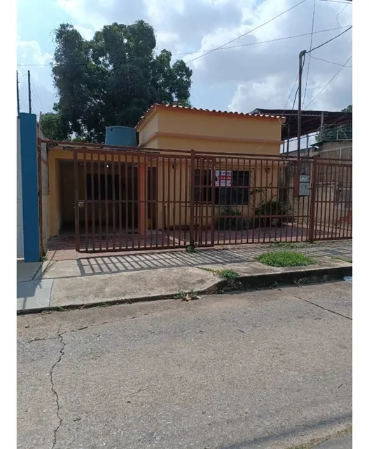 Venta De Casa A Remodelar Valencia Urb La Viña 35-21