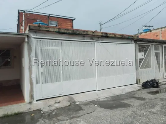 Dennymar, Vende Hermosa Casa Moderna Muy Acogedora En Excelente Zona De Cabudare En Obra Gris Para Remodelar Al Gusto Cerca De Todo B5a23299                                                            