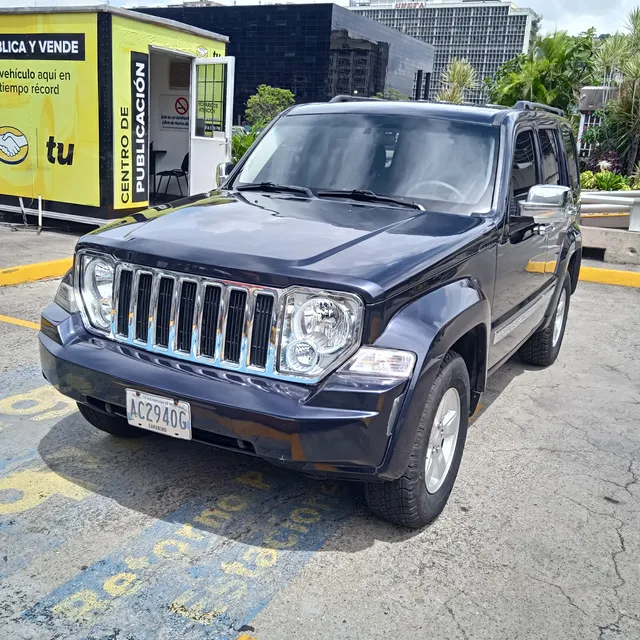 Jeep Cherokee Laredo- Automática
