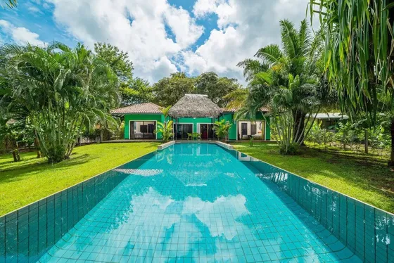 Spacious 3-bedroom Home With Large Pool / For Rent