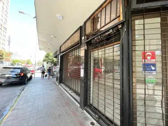 Local Comercial Esquina - Bellavista & Palestina.