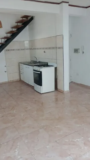  Depto Amplio Y Luminoso! Cerca Unlam Valor Fijo Por Semestre