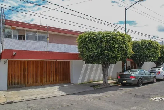 Casa En Venta En Chapultepec Norte