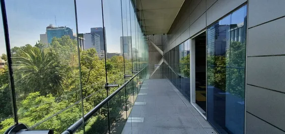 Oficina Acondicionada De 499m2 Con Balcon En Reforma Edificio A+
