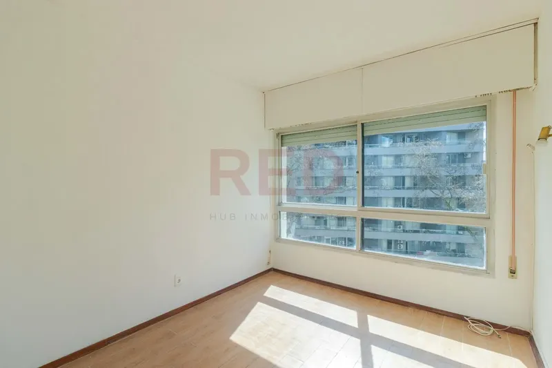 Alquiler Apartamento 1 Dormitorio Pocitos, Amplio,sobre Avenida