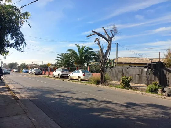 A 4 Cuadras De La Plaza, 600 M2 Terreno, 90 Construido.