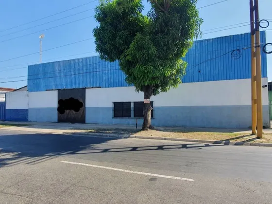 Iris Hernandez Alquila  Galpon ( 1500m2 ). La Quizanda. Valencia. Carabobo.