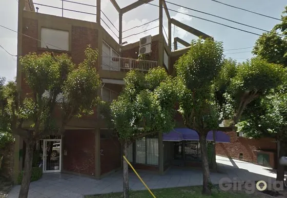 Departamento En Venta De 2 Dormitorios En Moreno Con Cochera