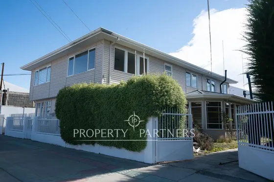 Casona Ideal Para Uso Comercial En Barrio Croata, ...