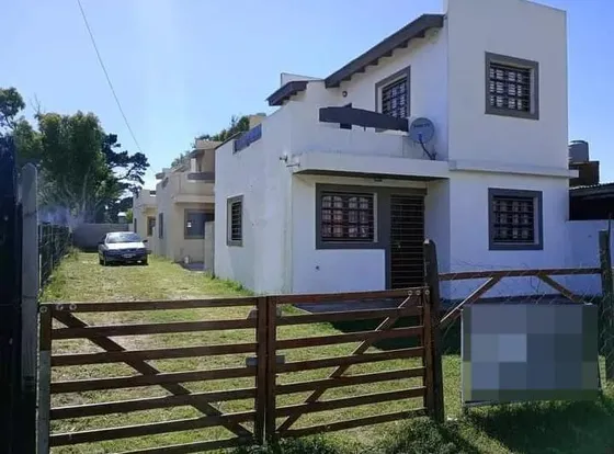 Casas En Venta - 6 Dormitorios 6 Baños - 400mts2 - Las Toninas