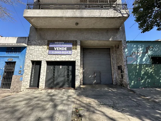 Venta De Departamento Con Galpon En Pompeya