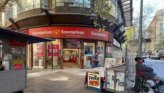 Arriendo Local Comercial, Estratégica Esquina Gran Vitrina