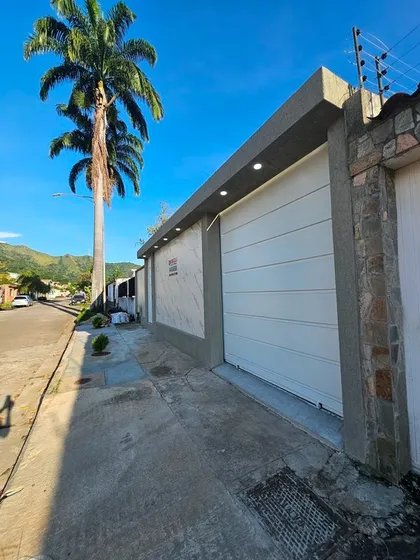 Casa En Trigal Norte Obra Blanca En Calle Cerrada, Valencia
