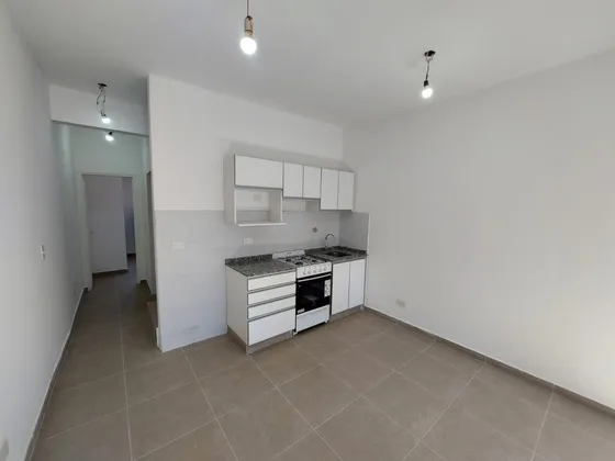 Departamento De 2amb En Alquiler - La Tablada