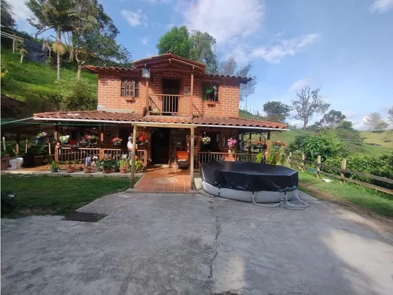 Casa En Venta En Rionegro Sector Las Cuchillas 