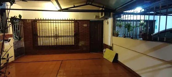 Casa En Venta - 1 Dormitorio 1 Baño - 77,5mts2 - Bernal Oeste