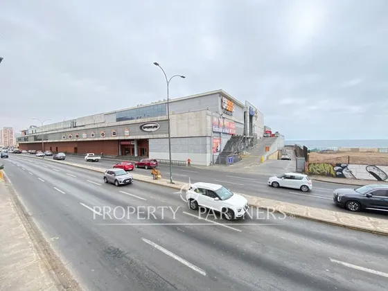 Arriendo Oficina En Excelente Estado Con 6 Privado...