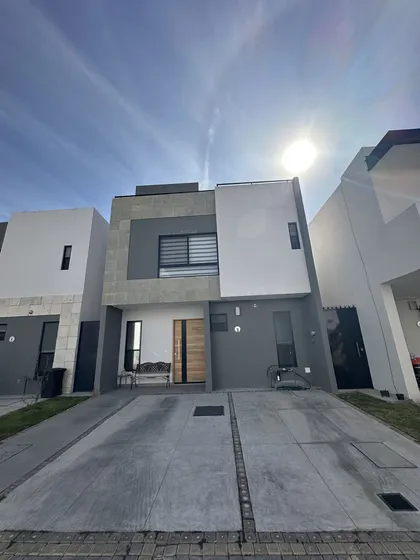 Vendo Casa En Lomas De Angelópolis Iii
