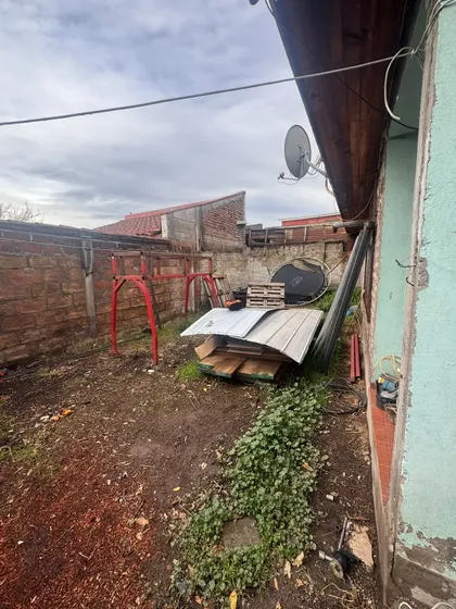 Se Vende: Casa 2d/1b + Bodega, Uso Mixto Permitido $288.