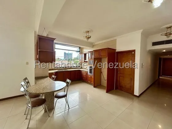 Daniela Linarez Vende Apartamentos En El Este De Barquisimeto Con Todas Las Comodidades Amplios Espacios Iluminado Moderno Y Muy Seguro                                                                 