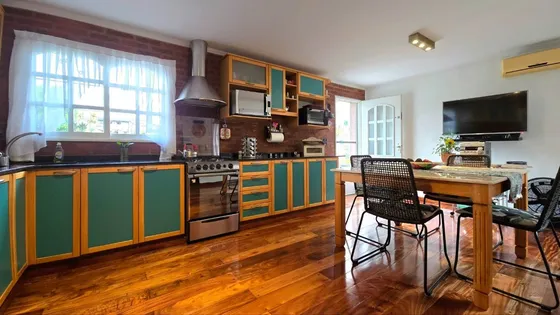 Venta Casa 5 Ambientes Parque Pileta Garaje