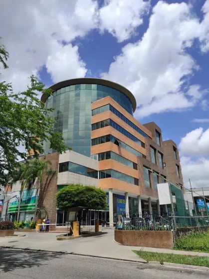 Johanna Castillo Jc Alquila Oficina En Trigaleña Plaza