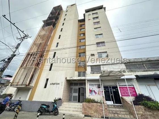 Oficina En Alquiler En El Centro De Maracay, 26-21308 Df